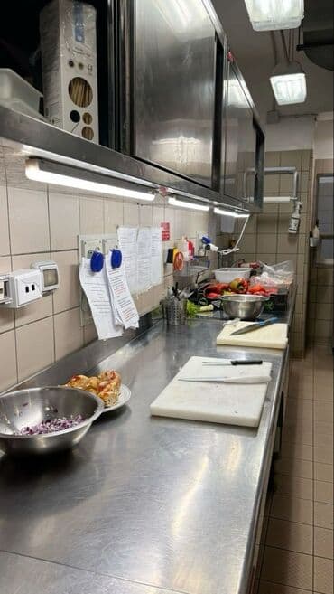 Сомелье: Ищу работу поваром 
опыт 15+ — 1