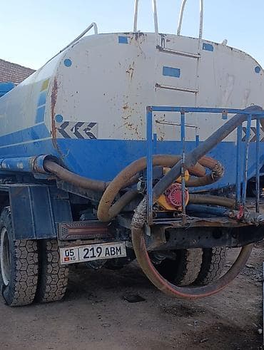 эвакуаторы грузовой: Автоцистерна (вакуумная/водовоз) - Шасси: капотный грузовик, 2 оси — 8