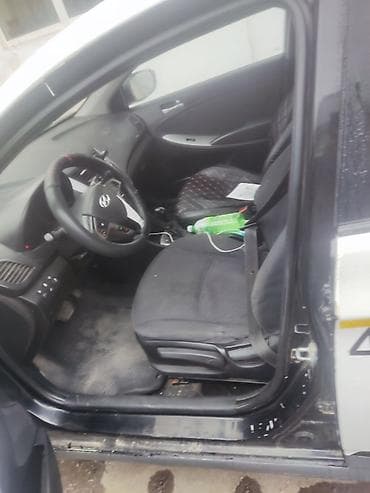 чехол на солярис: Hyundai Solaris: 2015 г., 1.6 л, Автомат, Седан — 2