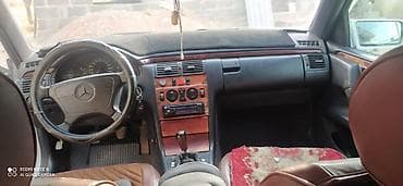 Mercedes-Benz E-Class: 1997 г., 2.3 л, Механика, Седан — 8