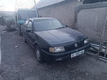 honda e: Volkswagen Passat: 1988 г., Седан — 1