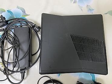 Xbox: Xbox 360 Slim — полный комплект. Что входит: - Консоль Xbox 360 Slim — 3