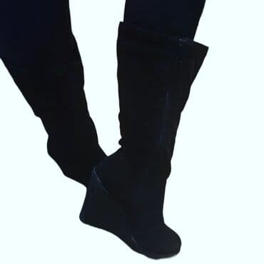 обувь для охоты: Продаю сапожки на танкетке в отличном состоянии! Очень удобные — 2