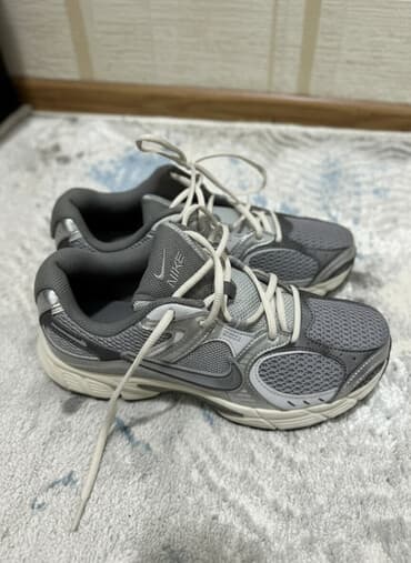 найк наски: Мужские кроссовки, 41, Nike, Новый, цвет - Серый, Платная доставка, Самовывоз — 2