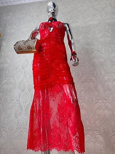 Жеке буюмдар: Платье вечернее/торжественное из прозрачного кружева и сетки, длина — 6