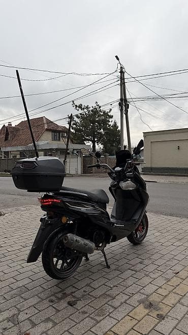 скутерлер ош: Макси-скутер Yamaha, 150 куб. см, Бензин, Б/у — 4