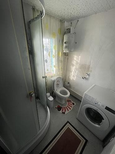 медерова советская: Дом Кемин, ул. Берикбаева 167 Участок 10 соток, асфальт. 2 спальни — 1