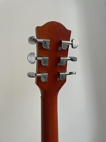 динамики на авто: Акустическая гитара Elitaro с вырезом (cutaway) - Корпус формата — 3