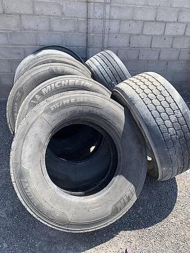 прокол дороги: Грузовые шины Michelin - Размеры на фото: 315/70 R22.5 и 385/55 R22.5 — 1