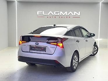 св 95: Toyota Prius: 2019 г., 1.8 л, Автомат, Бензин, Лифтбек — 2