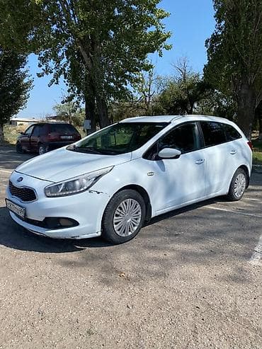 Унаа сатуу: Kia Ceed: 2015 г., Кол менен иштөөчү, Газ, Хетчбек — 3