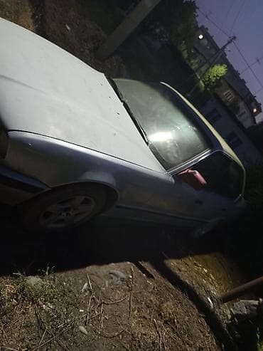 Унаа сатуу: BMW 5 series: 1991 г., 2 л, Кол менен иштөөчү, Бензин, Седан — 2