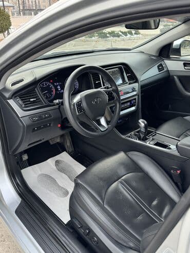 Hyundai Sonata: 2021 г., 2 л, Типтроник, Бензин, Седан — 10