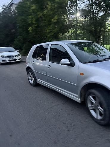 сокулуе: Volkswagen Golf: 1999 г., 1.8 л, Кол менен иштөөчү, Бензин, Хетчбек — 3