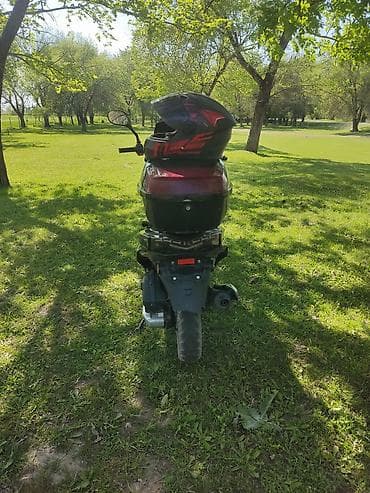 Макси-скутер 150 куб. см, Бензин, Б/у — 7