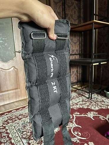 Гантели: Утяжелители Shark Fit 2 кг для рук и ног - Пара универсальных — 1