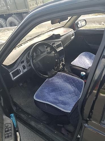 Продажа авто: Легковой автомобиль седан, черный цвет, 4 двери. Особенности и — 5