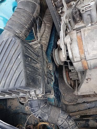 чехии: Volkswagen Passat: 1991 г., 1.8 л, Механика, Бензин, Седан — 9