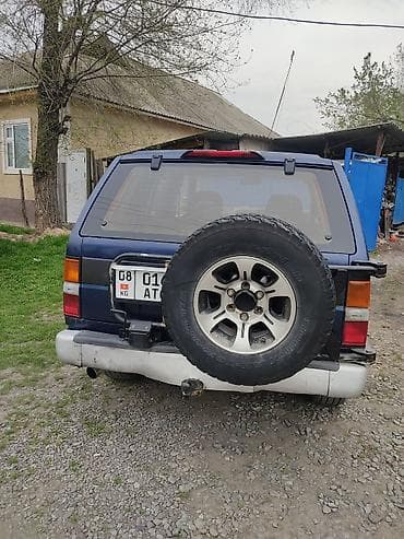 Внедорожник nissan terrano 1 2.7 td 5‑дверный, темно-синий с