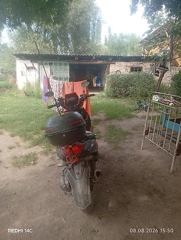 viper v250 r1: Скутер спортивного стиля, черный с красными акцентами. Характеристики — 3