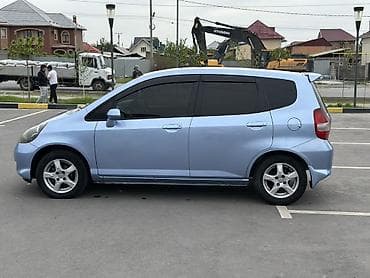 синяя geely: Honda Fit: 2002 г., 1.3 л, Автомат, Бензин, Хэтчбэк — 4