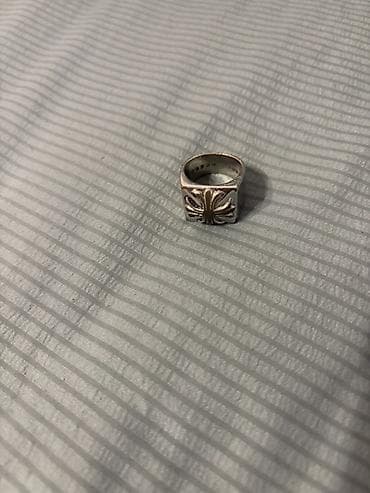 Свадебные платья: Массивное мужское кольцо-печатка из металла серебристого тона — 1