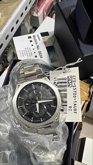 Casio Edifice EFS-S570D-1AUDF — мужские часы с солнечным питанием