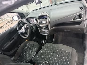 Chevrolet Spark: 2020 г., 1 л, Вариатор, Газ, Хэтчбэк — 5