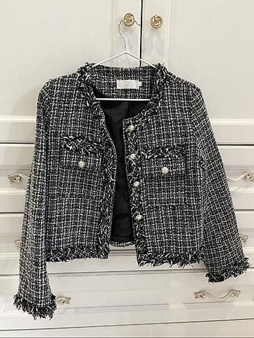 chanel: Костюм двойк из твида укороченный жакет и мини-юбка — 3