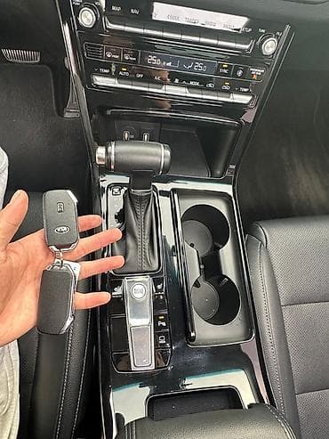 byd song plus ev: Kia K7: 2020 г., Седан — 9