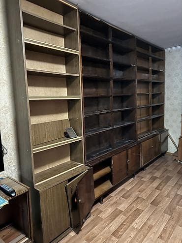 телевизоры оптом: Продаю очень много полок и стилажейсрочно отдаю недорого — 1