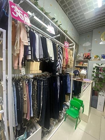 сдаю пол бутика: Бутик, 10 м², ГУМ, Действующий, С оборудованием — 6