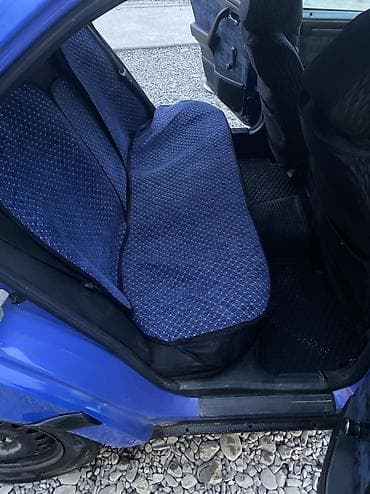 m5 cs: Mercedes-Benz 190: 1997 г., Седан — 7