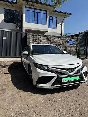 Toyota Camry: 2017 г., 2 л, Автомат, Бензин, Седан