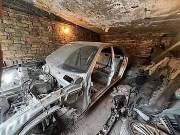 model y: Mercedes-Benz E-Class: 2001 г., Седан — 9