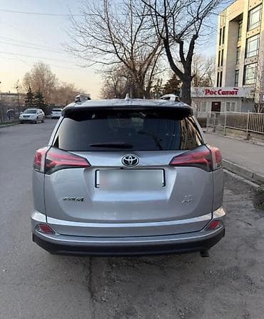 Toyota RAV4: 2017 г., 2.5 л, Автомат, Газ, Кроссовер — 4