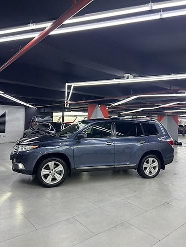 бампе: Toyota Highlander: 2011 г., 3.5 л, Автомат, Бензин, Кроссовер — 4