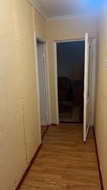 Кыймылсыз мүлк: Сдаётся на долгий срок 2‑комнатная квартира в 104 серии. Параметры: - — 3