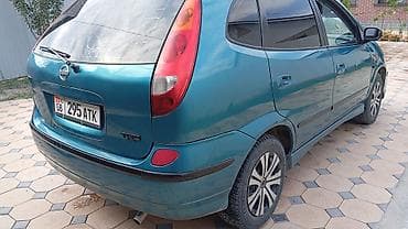 Nissan Tino: 2003 г., 1.8 л, Механика, Бензин, Хэтчбэк — 2