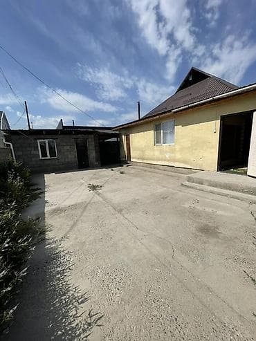 2 bedroom: Адрес:Ж/м Ак-Ордо 2 улица Ысык-Кол дом 43 Просторная 2‑комнатная — 10