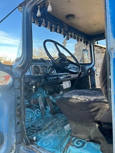 changan uni t: Жүк ташуучу унаа, ZIL — 10