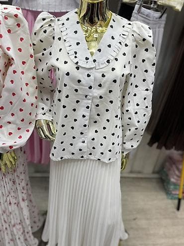 Блузки: Романтичная блузка с принтом «сердечки» - Белая основа с мелкими — 3