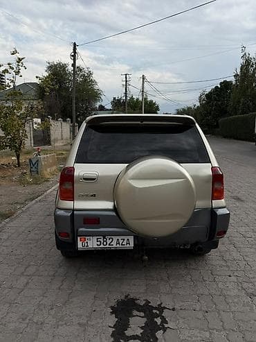 тае: Toyota RAV4: 2002 г., 2 л, Автомат, Бензин, Внедорожник — 3