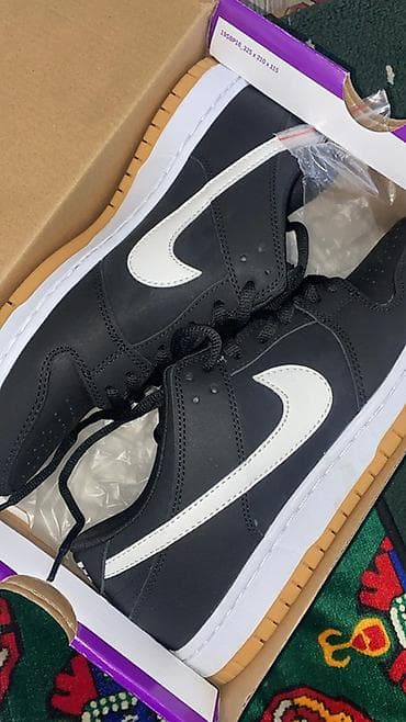 Мужские кроссовки, 44, Nike, Б/у, цвет - Черный, Самовывоз, Платная доставка
