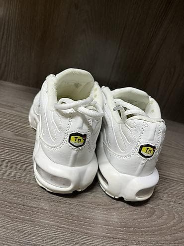 очки с камера: Мужские кроссовки, 37.5, Nike, Б/у, цвет - Белый, Платная доставка, Самовывоз — 3