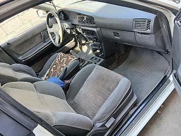 626: Mazda 626: 1989 г., 2.2 л, Механика, Бензин, Лифтбек — 6