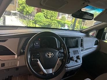Продажа авто: Toyota Sienna: 2015 г., 3.5 л, Автомат, Бензин, Минивэн — 7