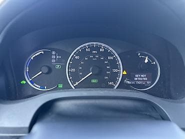 Lexus CT: 2011 г., 1.8 л, Вариатор, Гибрид, Хэтчбэк — 9