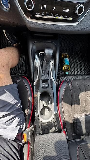 prius v: Toyota Corolla: 2020 г., Вариатор, Гибрид, Седан — 7