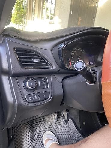 camri 55: Chevrolet Spark: 2017 г., Автомат, Бензин, Хэтчбэк — 10